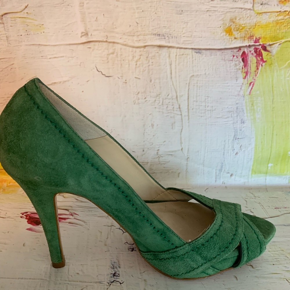 Zara green suede peep toe pumps made in Spain size 36 wore 2 times